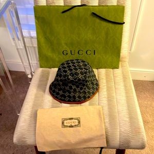 GUCCI BUCKET HAT